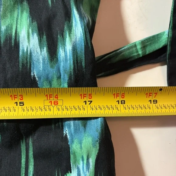 Scoop Black And Green Dress - Picture 13 of 16